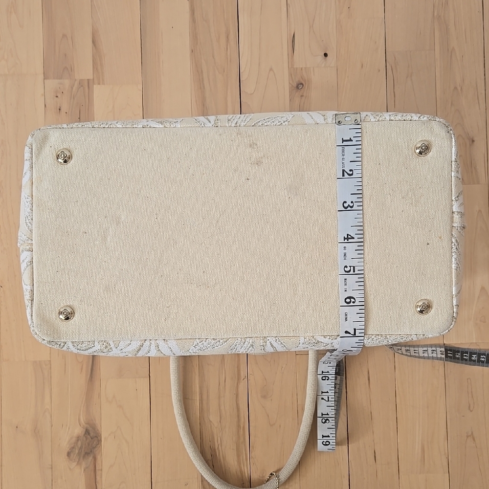 Elegant Cream Floral Tote Bag - Picture 10 of 12